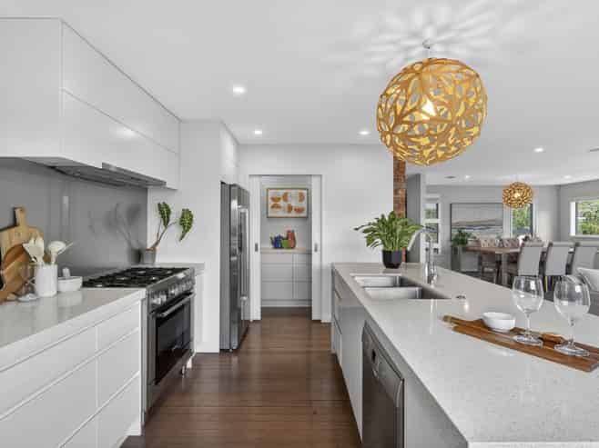 17 Mayfair Crescent, Mairangi Bay