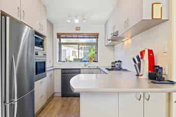 31 Mirrabooka Avenue, Botany Downs