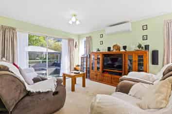 31 Mirrabooka Avenue, Botany Downs