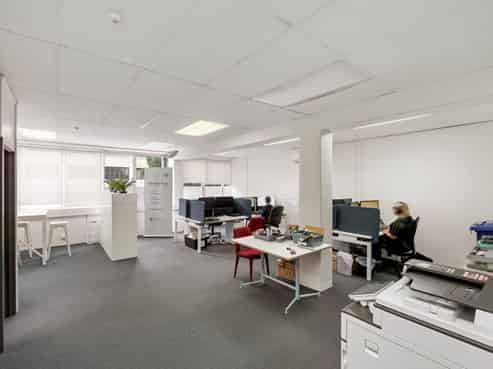 SERIOUS VENDOR SAYS SELL!
