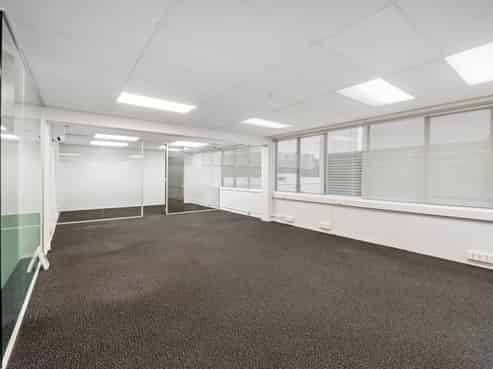 SERIOUS VENDOR SAYS SELL!
