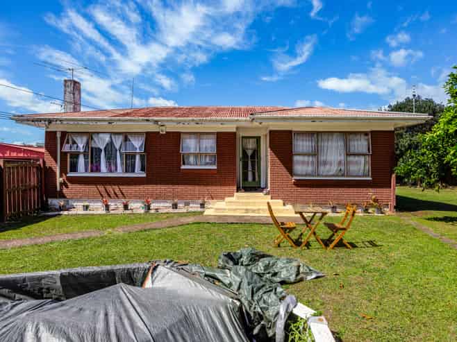 42 Landscape Road, Papatoetoe