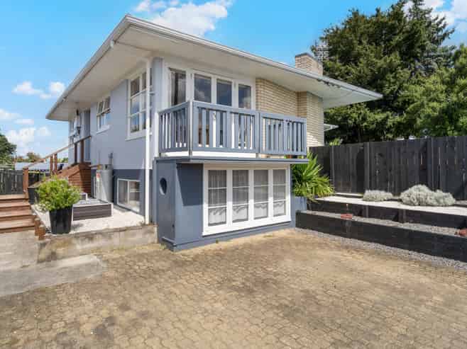 24 Thompson Street, Cambridge