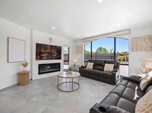 16 Norm Pellow Drive, The Gardens