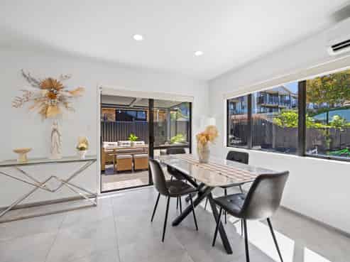 16 Norm Pellow Drive, The Gardens