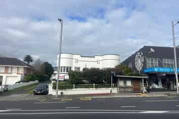 Art Deco Character Space – Medical or Office Use