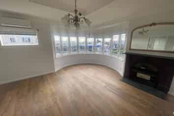 Art Deco Character Space – Medical or Office Use