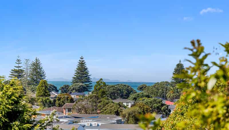 8a Orewa Heights Crescent, Orewa