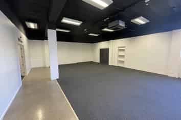 CREATIVE OFFICE OR SHOWROOM | WELL PRICED