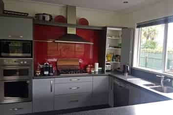 79 TeAweAwe, Hokowhitu