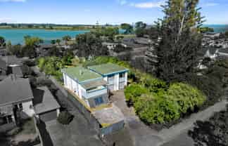 16 McInnes Road, Weymouth