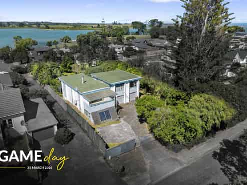 16 Mcinnes Road, Weymouth