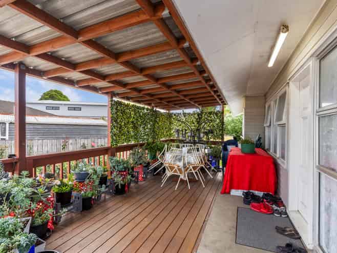 20 & 22 Ben Lora Place, Mangere East