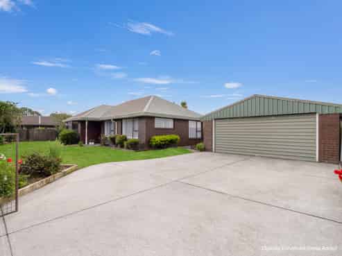 8 Peebles Drive, Hei Hei