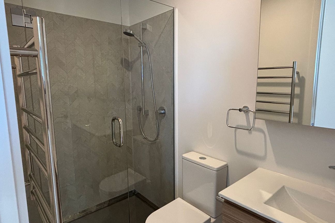 Lock up and leave apartment with 24/7 CCTV - Więcej