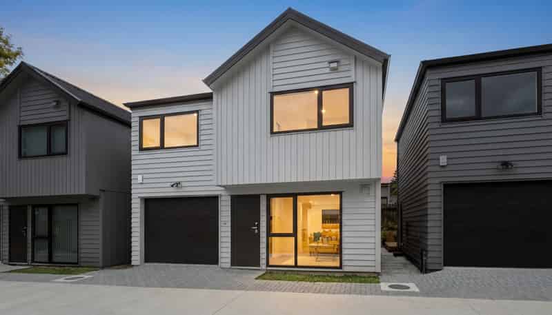 58 Fitzherbert Avenue, West Harbour