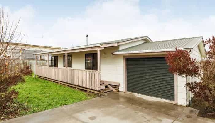 38 Avenue Road, Foxton