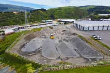 Big Yard in a Strategic Location