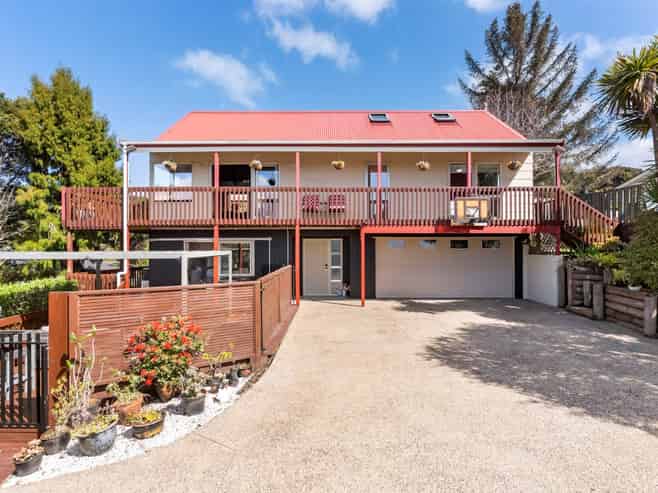 14 Longfellow Parade, Glen Eden