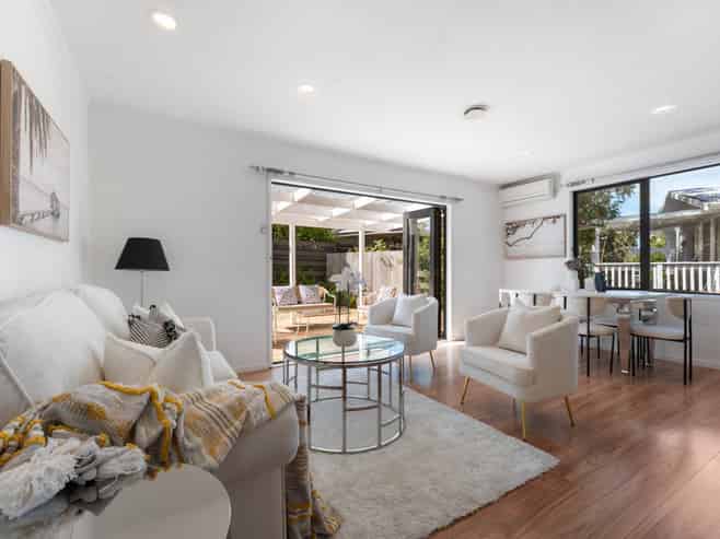 51 Saddleback Rise, Murrays Bay