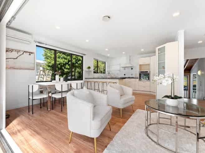 51 Saddleback Rise, Murrays Bay