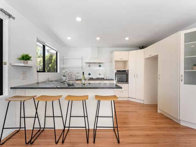 51 Saddleback Rise, Murrays Bay