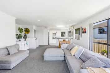 7 Rivervale Grove, Stanmore Bay