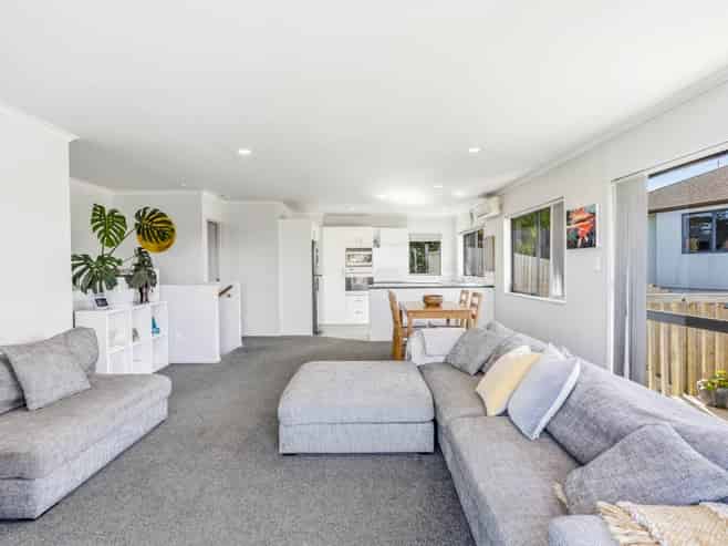 7 Rivervale Grove, Stanmore Bay