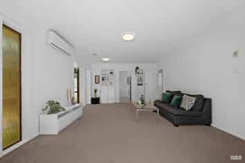 1 & 2/15 Cezanne Place, New Lynn