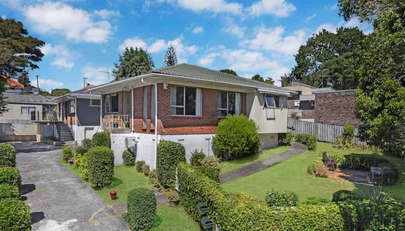 1 & 2/15 Cezanne Place, New Lynn