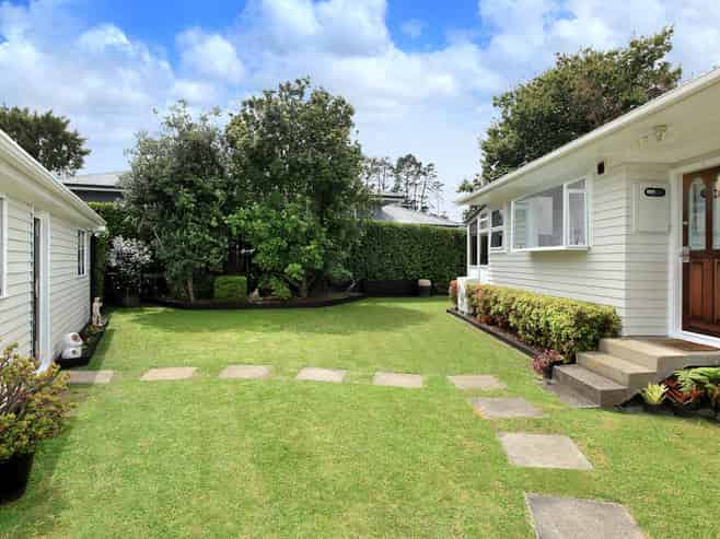 46 Makora Road, Massey