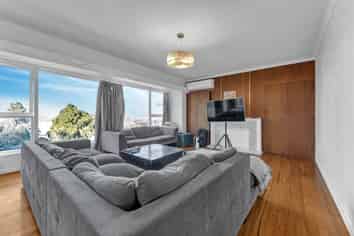 216 Hillsborough Road, Hillsborough