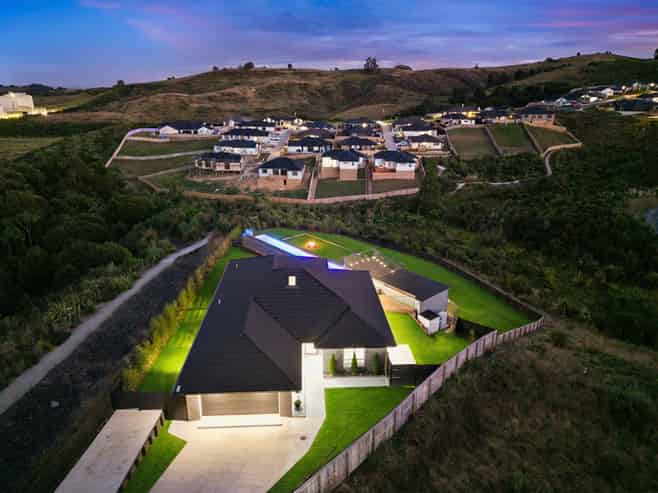 17 CALDER CRESCENT, Pokeno