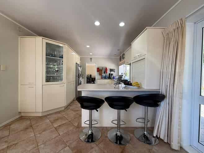 7 Sanctuary Point, Sunnyhills