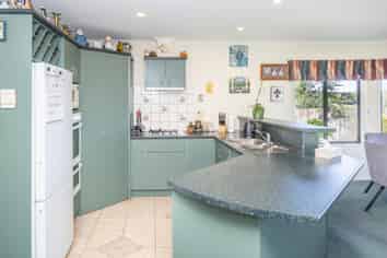 5 Palm Grove Drive, Western Heights