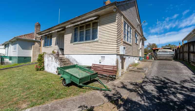 39 Plunket Terrace, Hamilton East
