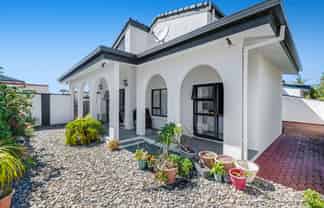 2/41 Weiti Road, Orewa