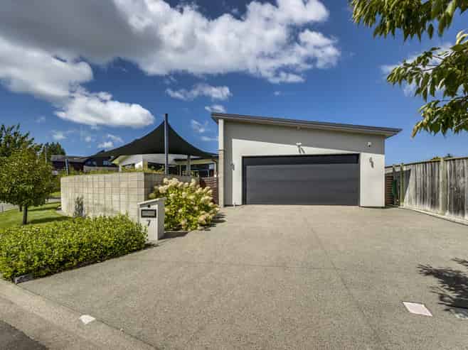 7 Raven Grove, Havelock North