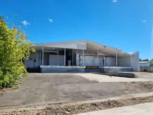 Commercial building in central location