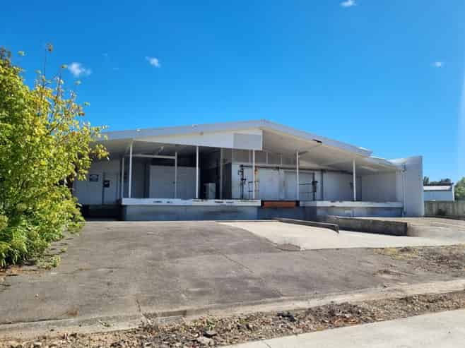 Commercial building in central location