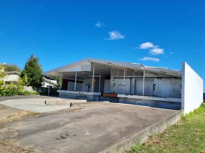 Commercial building in central location