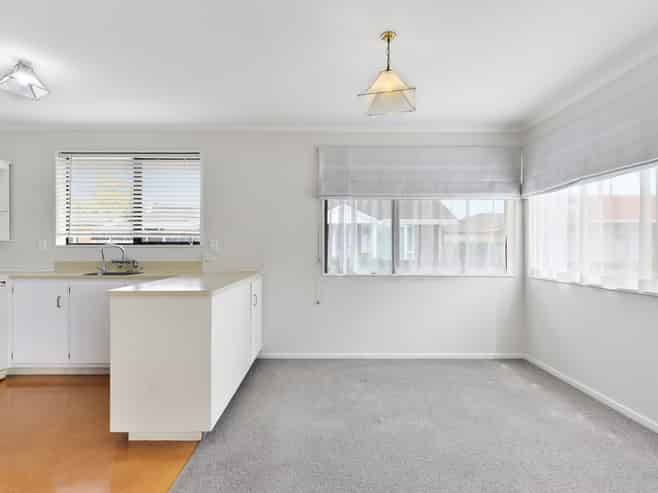 9 Enderley Lane, Enderley