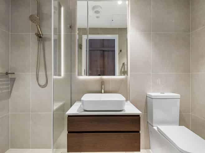 1/219 Lake Road, Northcote