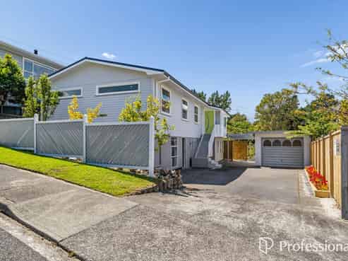 24 Rondane Place, Tirohanga