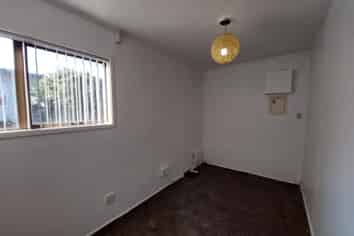 8 Freyberg Avenue, Papatoetoe