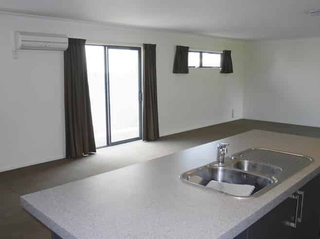 56 Fairfield Av, Addington