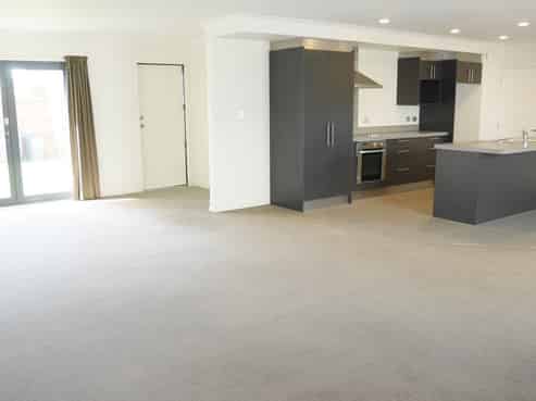 56 Fairfield Av, Addington