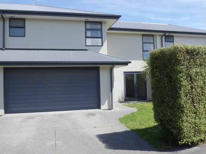 56 Fairfield Av, Addington