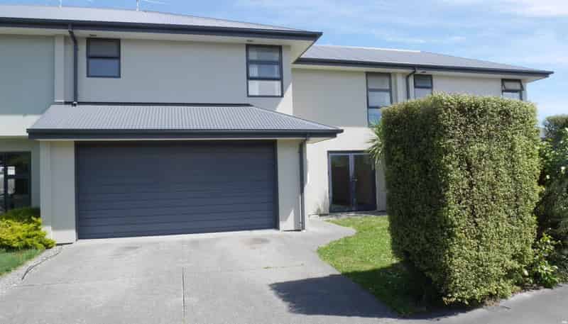 56 Fairfield Av, Addington