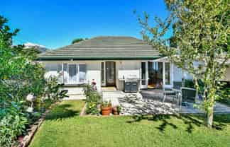  16 Olsen Avenue, Hillsborough